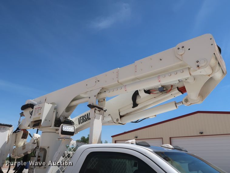 image for item DH0886 2015 Dodge Ram 5500HD bucket truck
