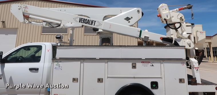 image for item DH0886 2015 Dodge Ram 5500HD bucket truck