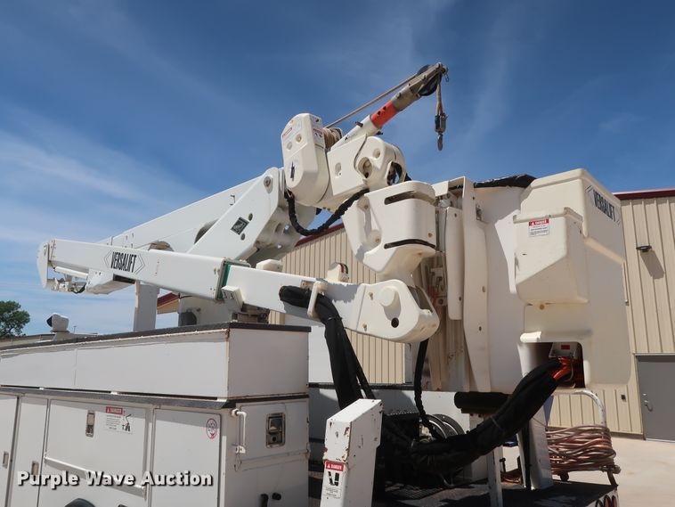 image for item DH0886 2015 Dodge Ram 5500HD bucket truck