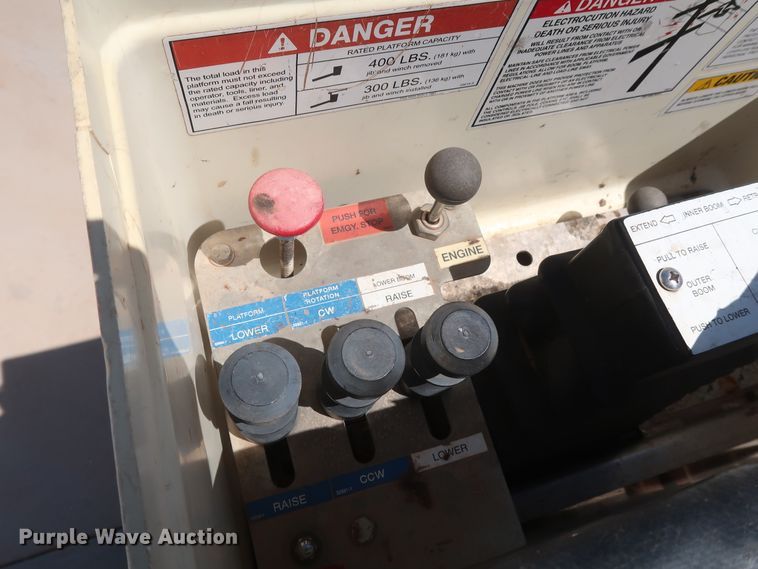 image for item DH0886 2015 Dodge Ram 5500HD bucket truck