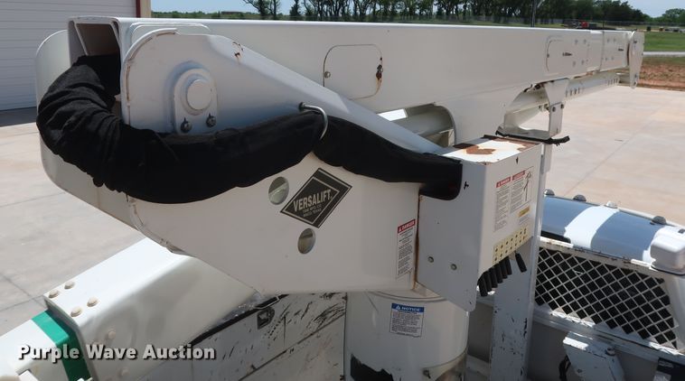 image for item DH0886 2015 Dodge Ram 5500HD bucket truck