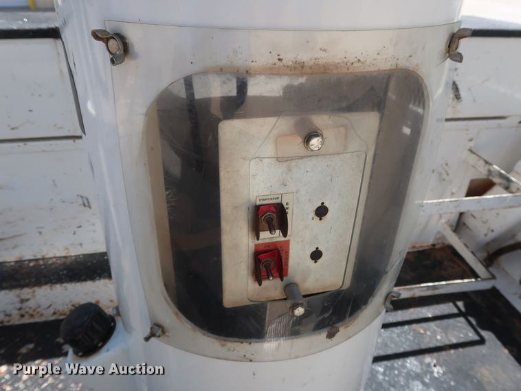 image for item DH0886 2015 Dodge Ram 5500HD bucket truck