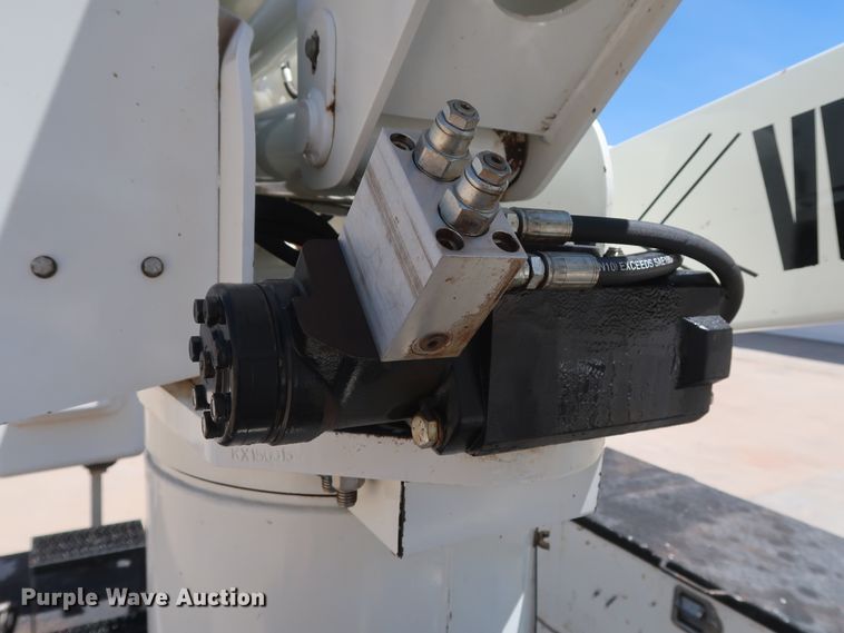 image for item DH0886 2015 Dodge Ram 5500HD bucket truck