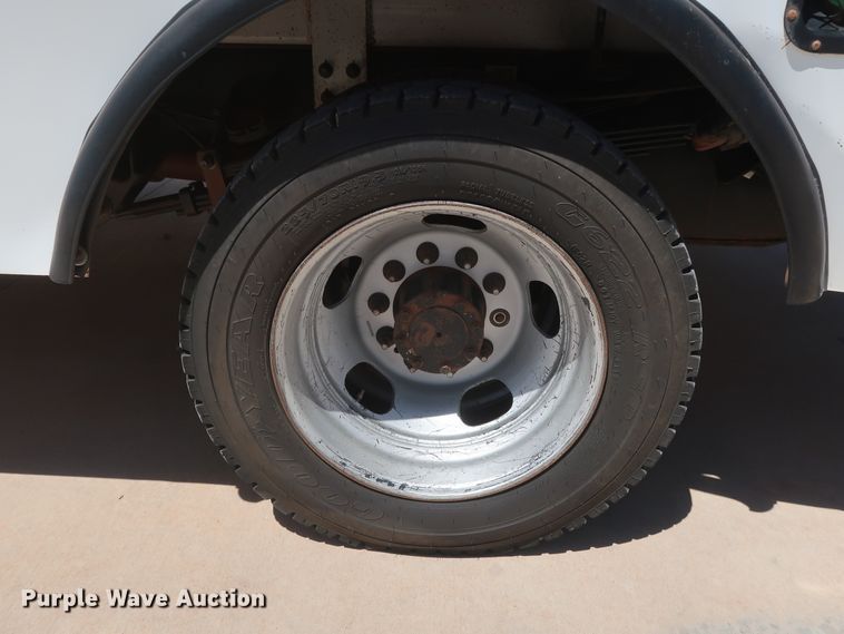 image for item DH0886 2015 Dodge Ram 5500HD bucket truck