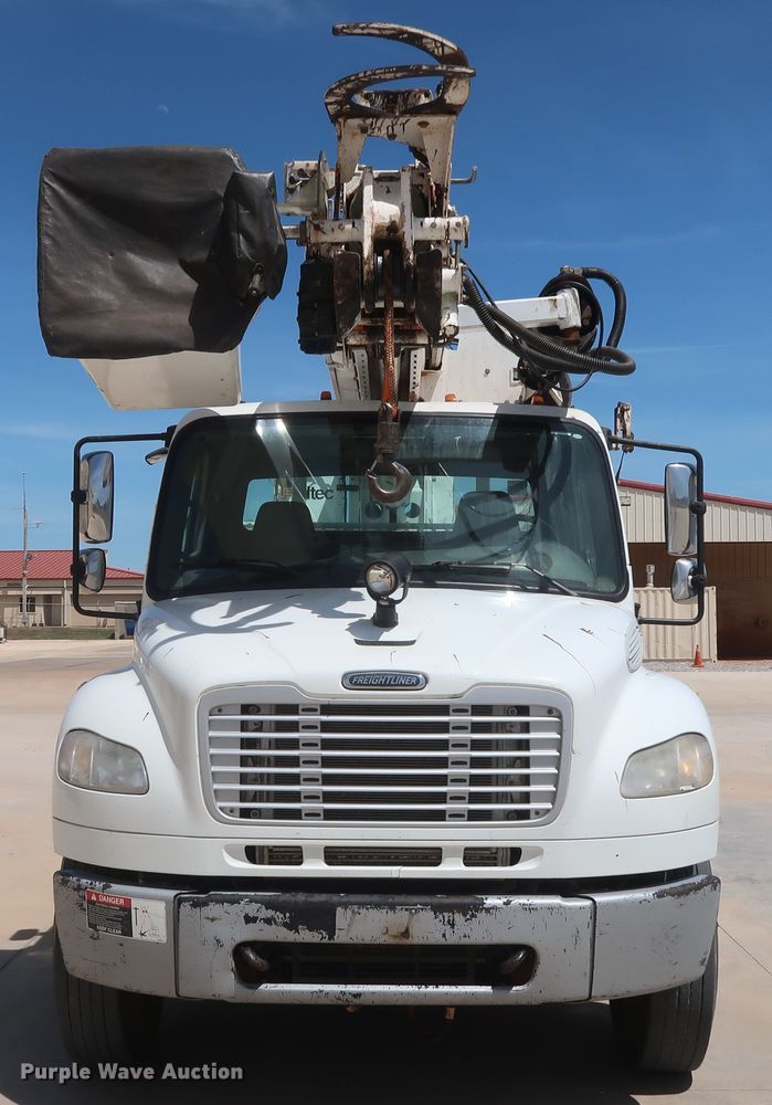 image for item DH0887 2008 Freightliner Business Class M2 digger derrick truck