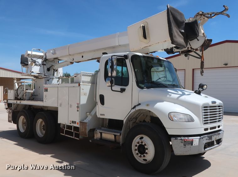 image for item DH0887 2008 Freightliner Business Class M2 digger derrick truck