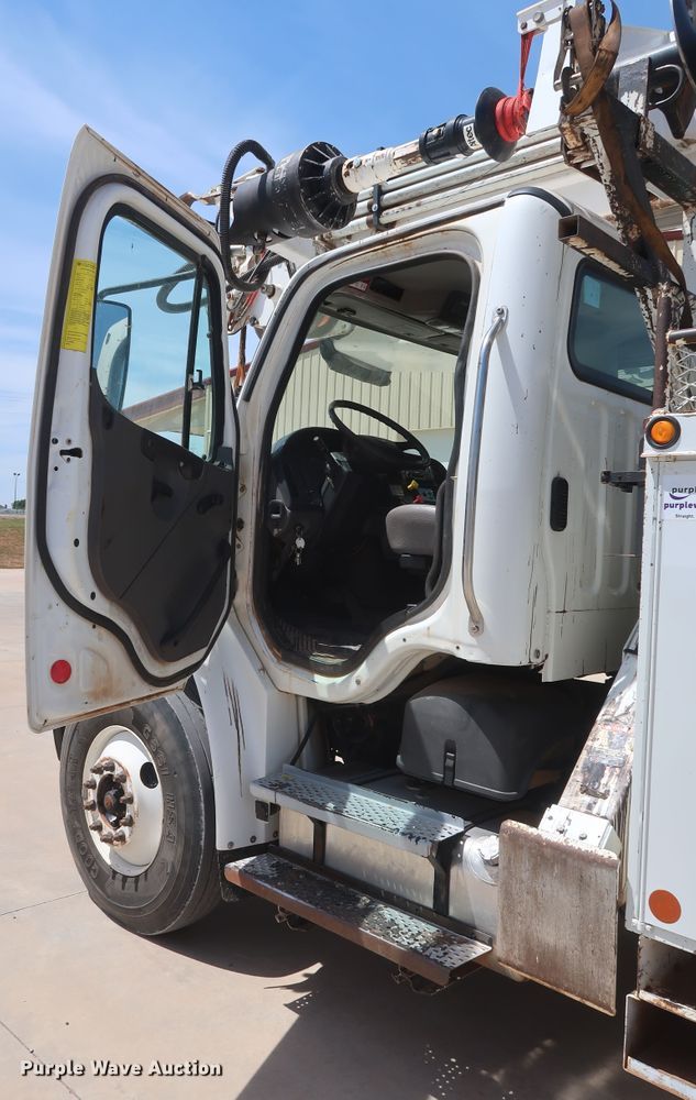 image for item DH0887 2008 Freightliner Business Class M2 digger derrick truck