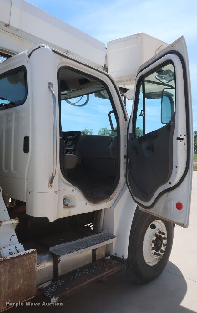 image for item DH0887 2008 Freightliner Business Class M2 digger derrick truck