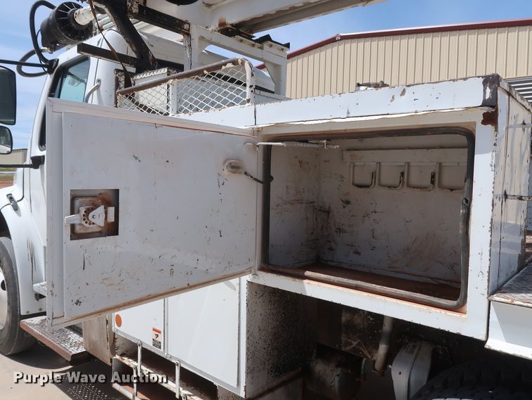 image for item DH0887 2008 Freightliner Business Class M2 digger derrick truck