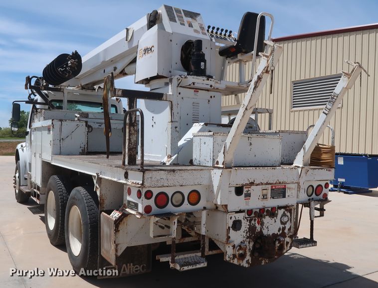 image for item DH0887 2008 Freightliner Business Class M2 digger derrick truck