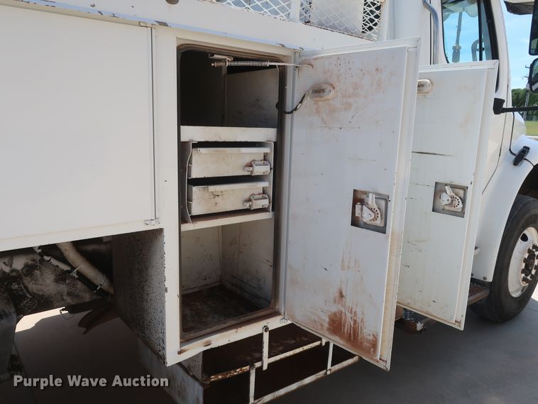 image for item DH0887 2008 Freightliner Business Class M2 digger derrick truck