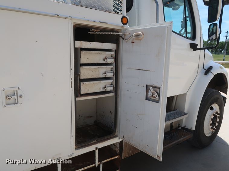 image for item DH0887 2008 Freightliner Business Class M2 digger derrick truck