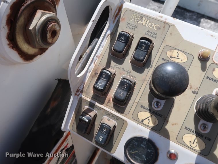 image for item DH0887 2008 Freightliner Business Class M2 digger derrick truck