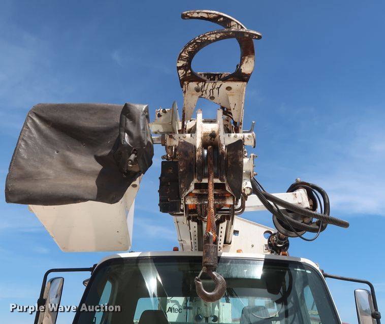 image for item DH0887 2008 Freightliner Business Class M2 digger derrick truck