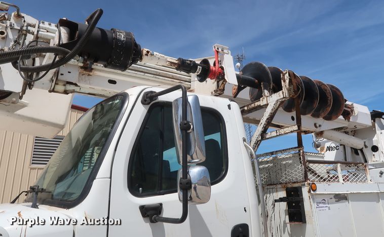 image for item DH0887 2008 Freightliner Business Class M2 digger derrick truck