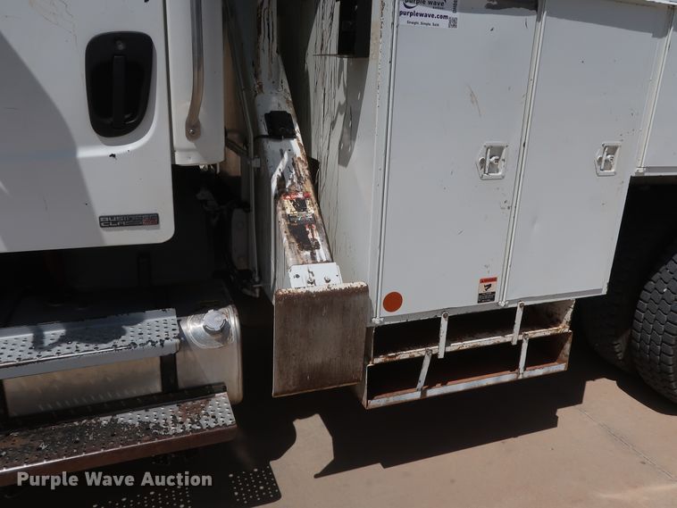 image for item DH0887 2008 Freightliner Business Class M2 digger derrick truck