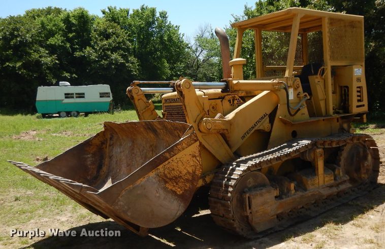 image for item DH2477 1970 International 175B  track loader