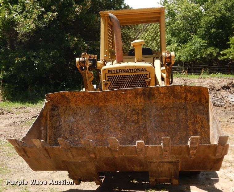 image for item DH2477 1970 International 175B  track loader