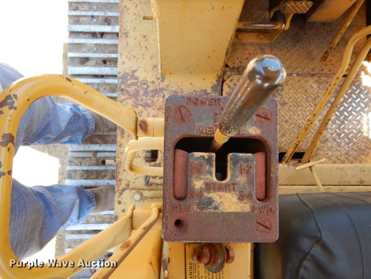 image for item DH2477 1970 International 175B  track loader
