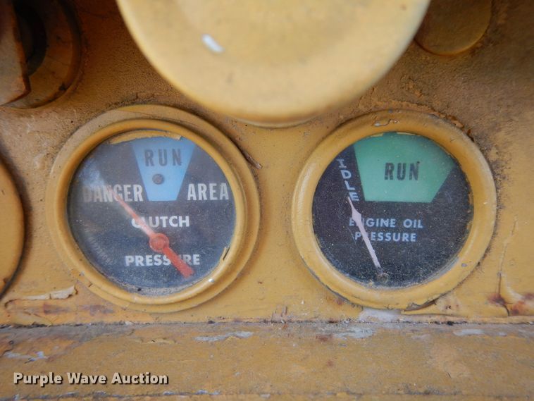 image for item DH2477 1970 International 175B  track loader