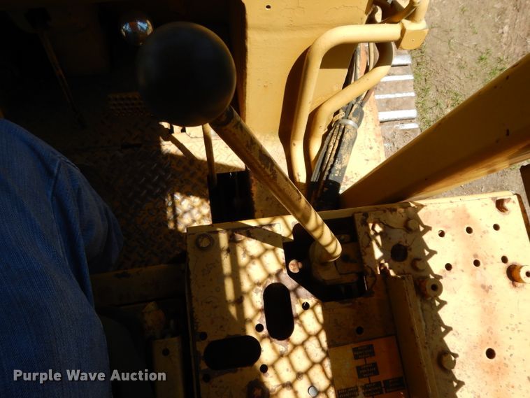 image for item DH2477 1970 International 175B  track loader