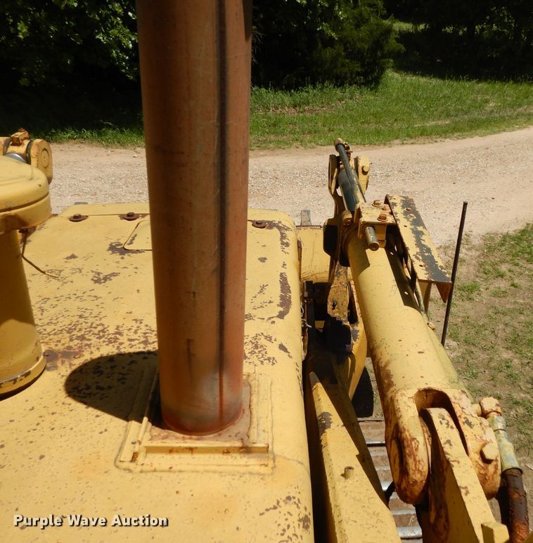 image for item DH2477 1970 International 175B  track loader