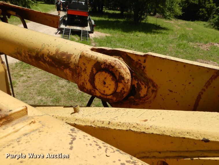 image for item DH2477 1970 International 175B  track loader
