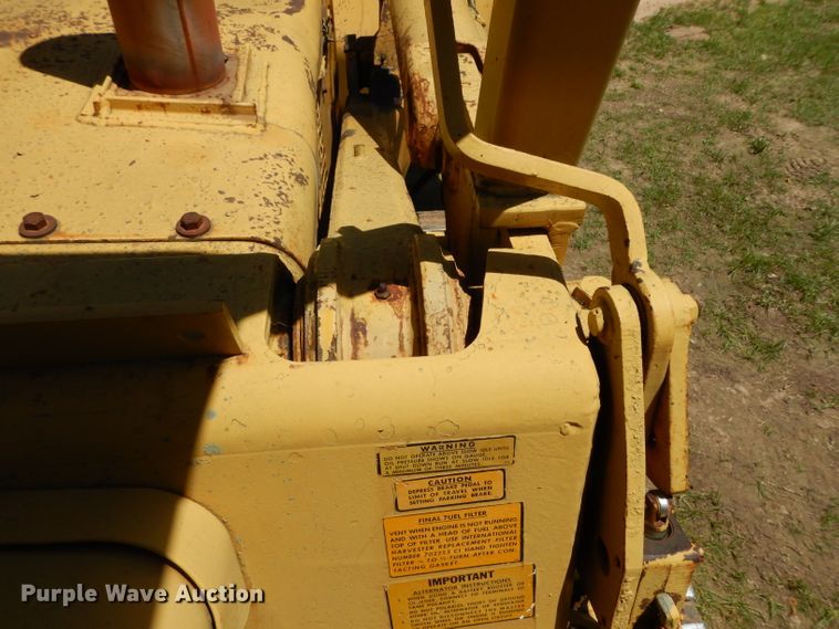 image for item DH2477 1970 International 175B  track loader