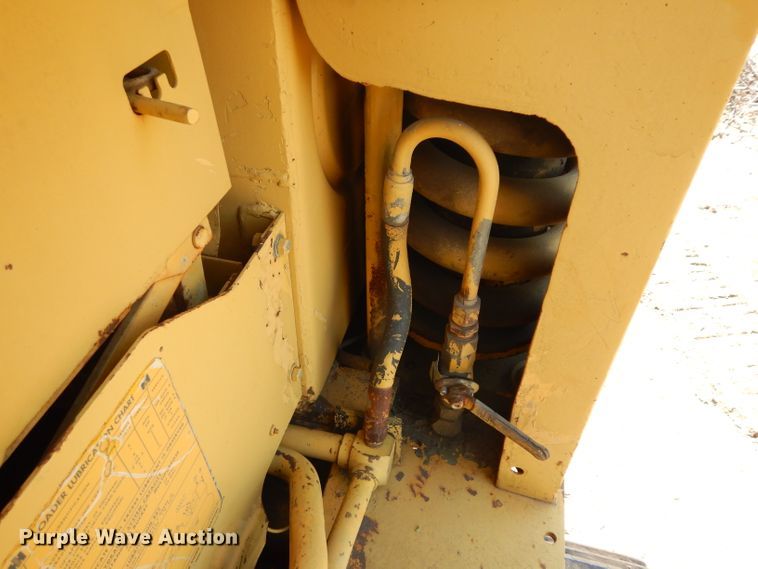 image for item DH2477 1970 International 175B  track loader