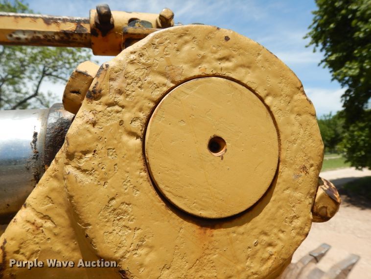 image for item DH2477 1970 International 175B  track loader
