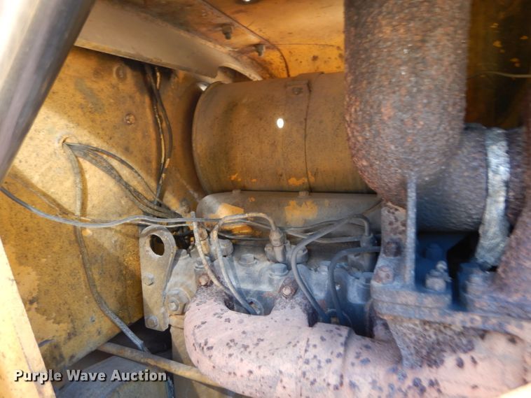 image for item DH2477 1970 International 175B  track loader