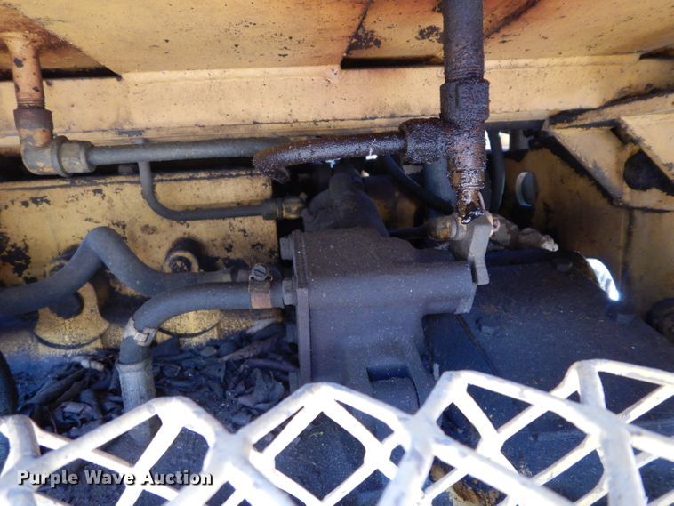 image for item DH2477 1970 International 175B  track loader