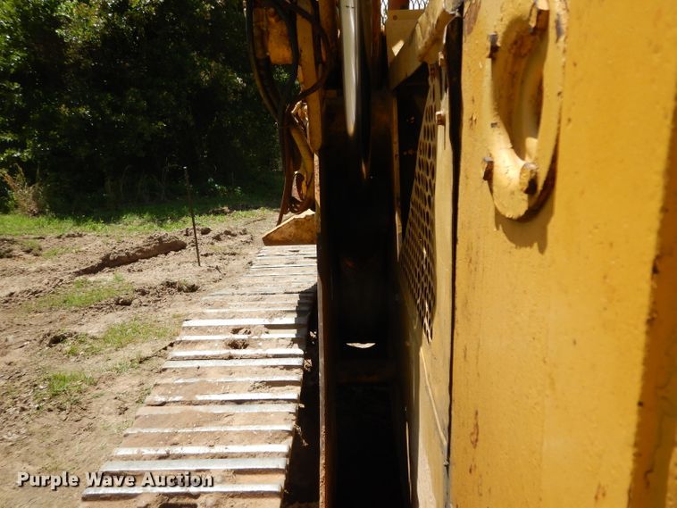 image for item DH2477 1970 International 175B  track loader