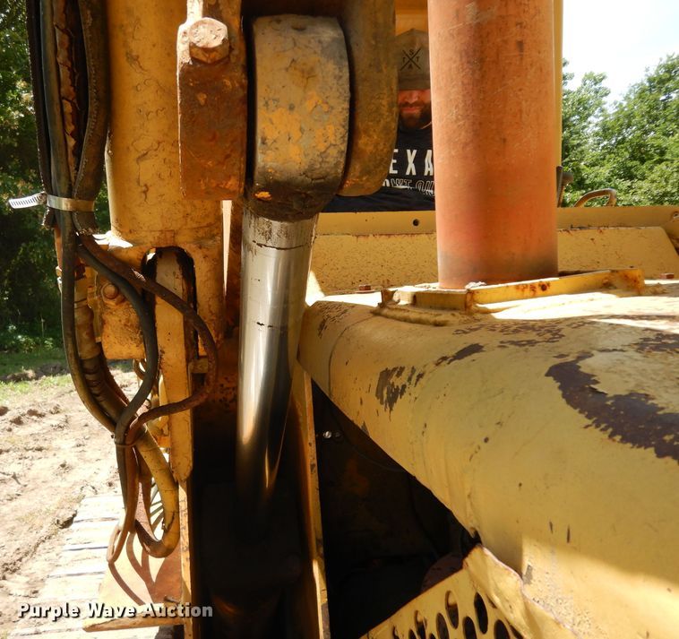 image for item DH2477 1970 International 175B  track loader