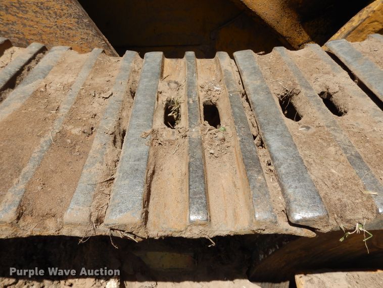 image for item DH2477 1970 International 175B  track loader