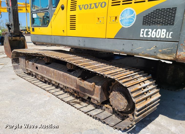 image for item DH5827 2004 Volvo EC360B LC excavator