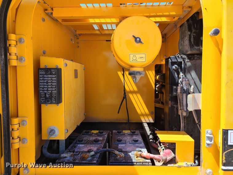 image for item DH5828 2004 Hyundai 290LC-7 excavator