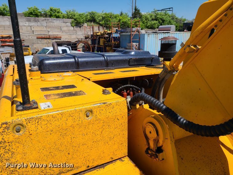 image for item DH5828 2004 Hyundai 290LC-7 excavator