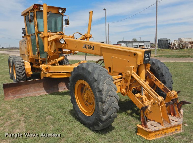 image for item DI0092 1981 John Deere 770A motor grader