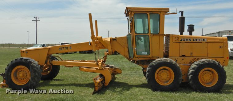 image for item DI0092 1981 John Deere 770A motor grader