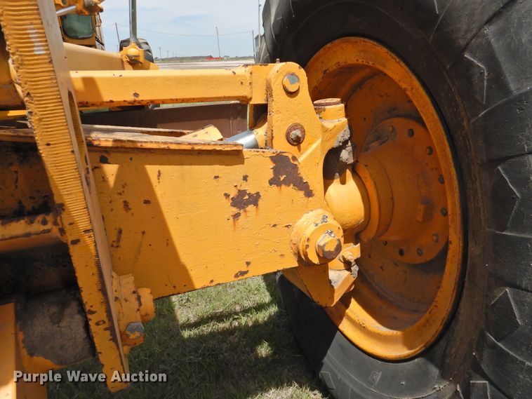 image for item DI0092 1981 John Deere 770A motor grader