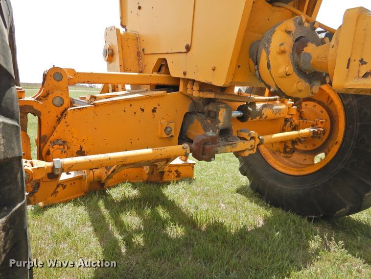 image for item DI0092 1981 John Deere 770A motor grader