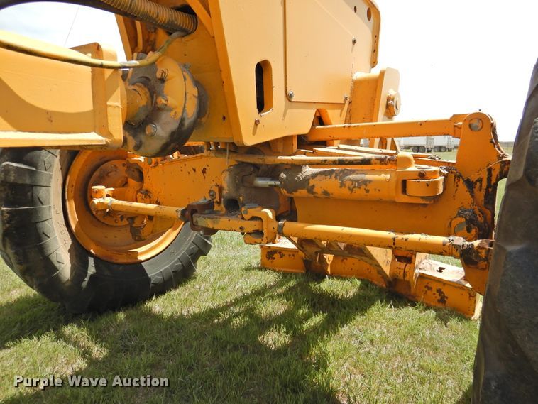 image for item DI0092 1981 John Deere 770A motor grader