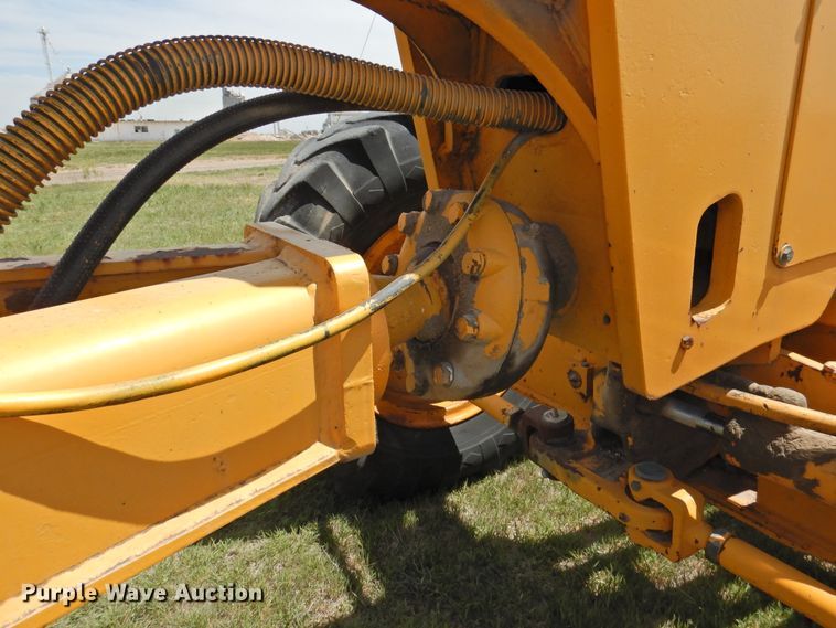 image for item DI0092 1981 John Deere 770A motor grader