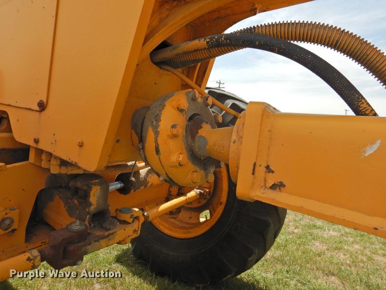 image for item DI0092 1981 John Deere 770A motor grader