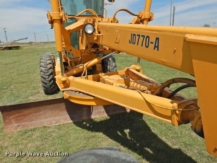 image for item DI0092 1981 John Deere 770A motor grader