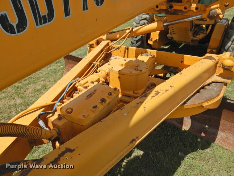 image for item DI0092 1981 John Deere 770A motor grader