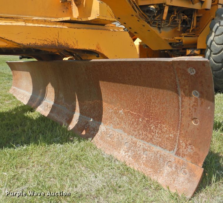 image for item DI0092 1981 John Deere 770A motor grader