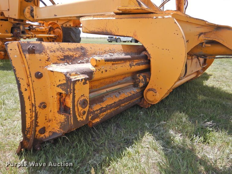 image for item DI0092 1981 John Deere 770A motor grader