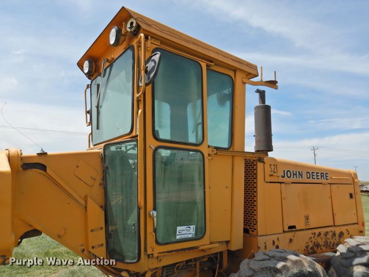 image for item DI0092 1981 John Deere 770A motor grader